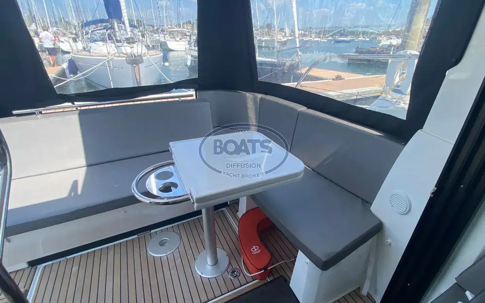 slider 13 Beneteau Antares 11