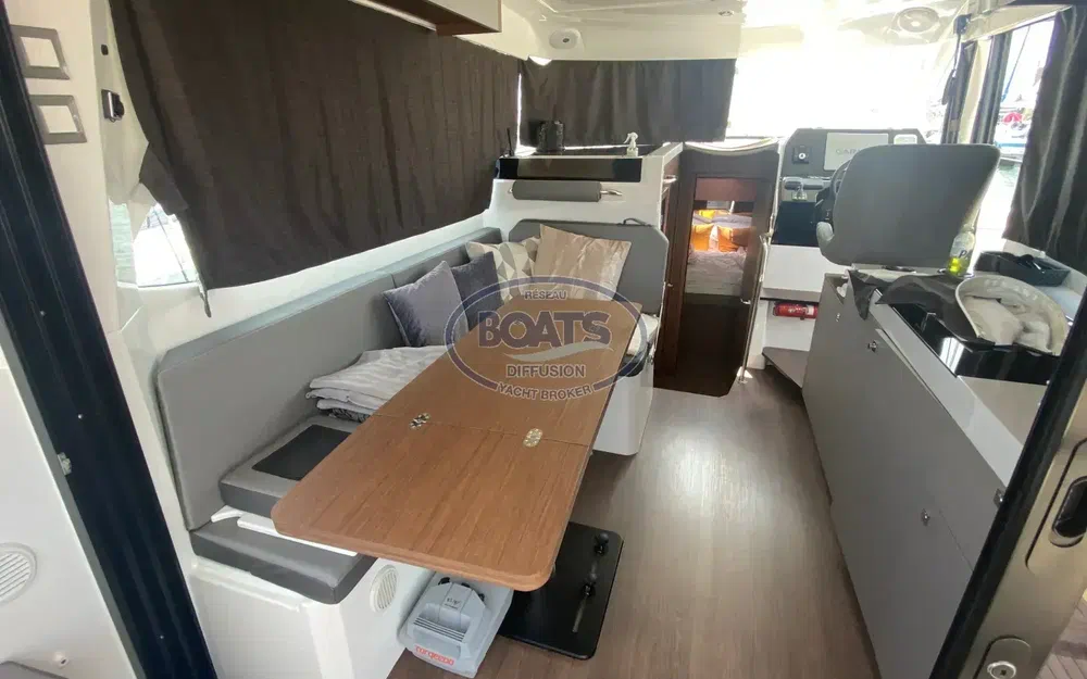 slider 14 Beneteau Antares 11