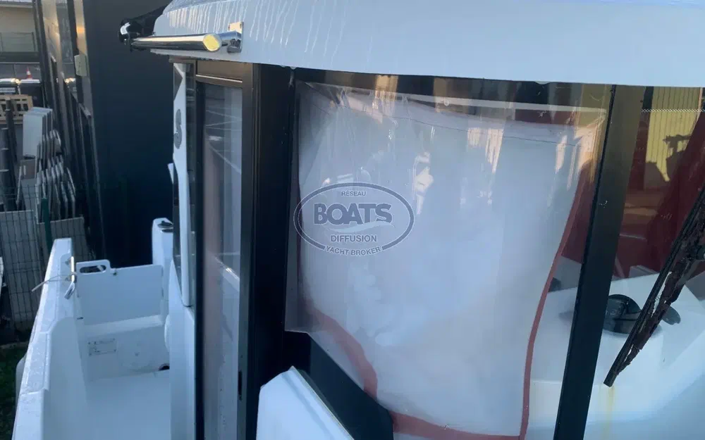 slider 9 Beneteau Barracuda 6