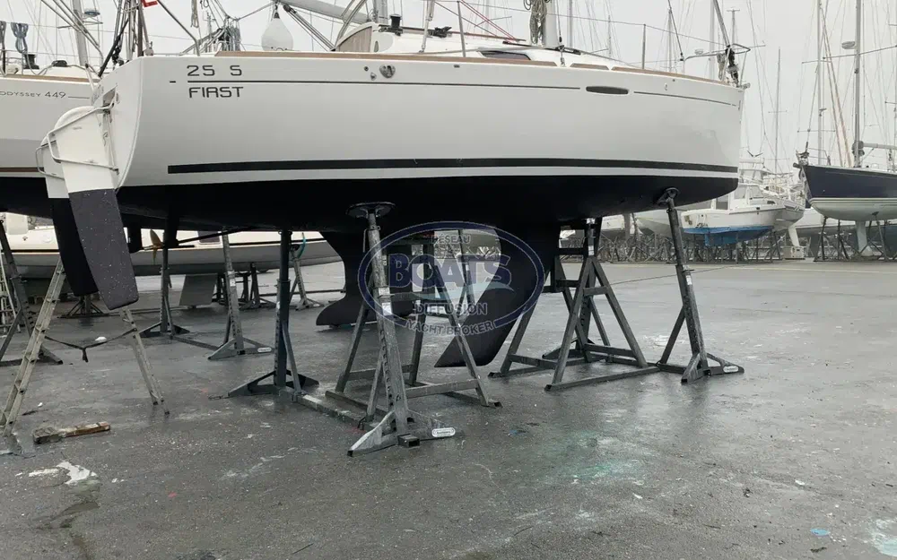 slider 14 Beneteau First 25 S
