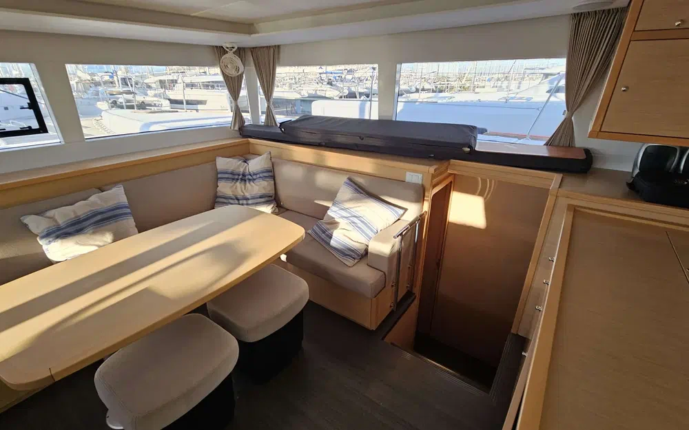 slider 1 Lagoon 450 F