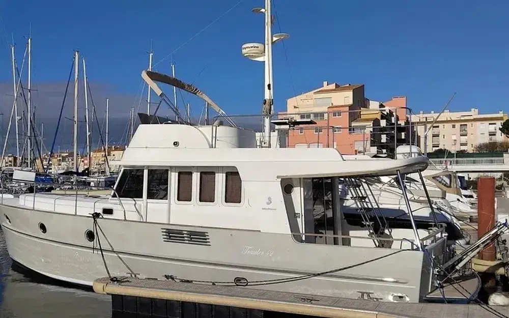 slider 1 Beneteau Swift Trawler 42