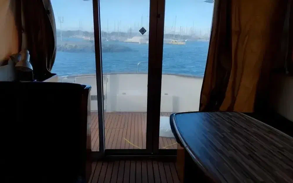 slider 18 Beneteau Antares 905