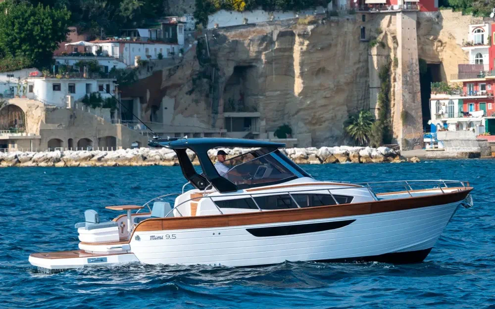 slider 0 Cantieri Mimi Libeccio 9.5 Cabin