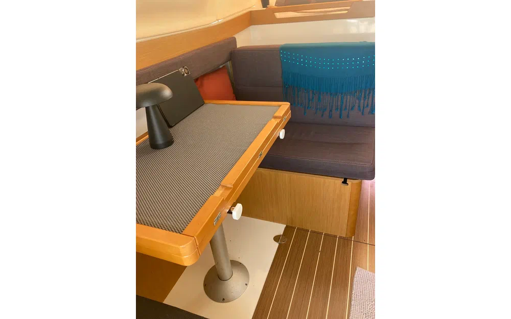 slider 6 Jeanneau Merry Fisher 815