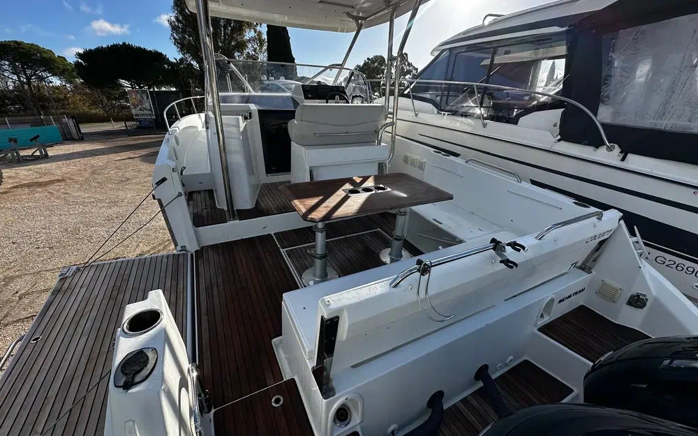 slider 6 Beneteau Flyer 9 Sundeck
