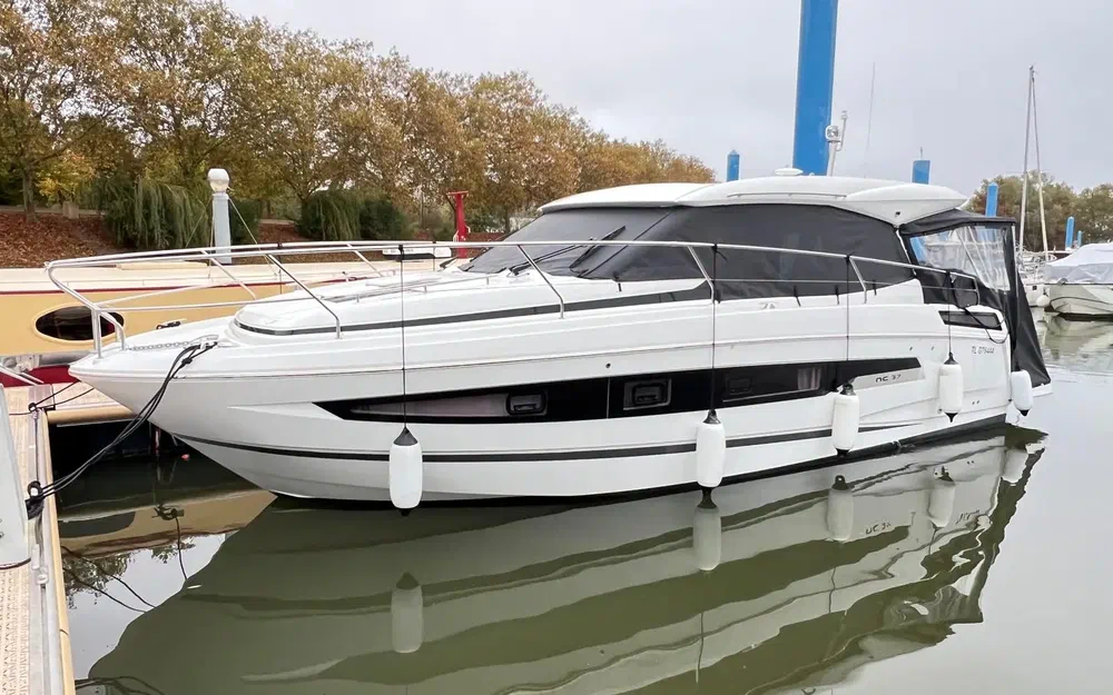 slider 14 Jeanneau NC 37