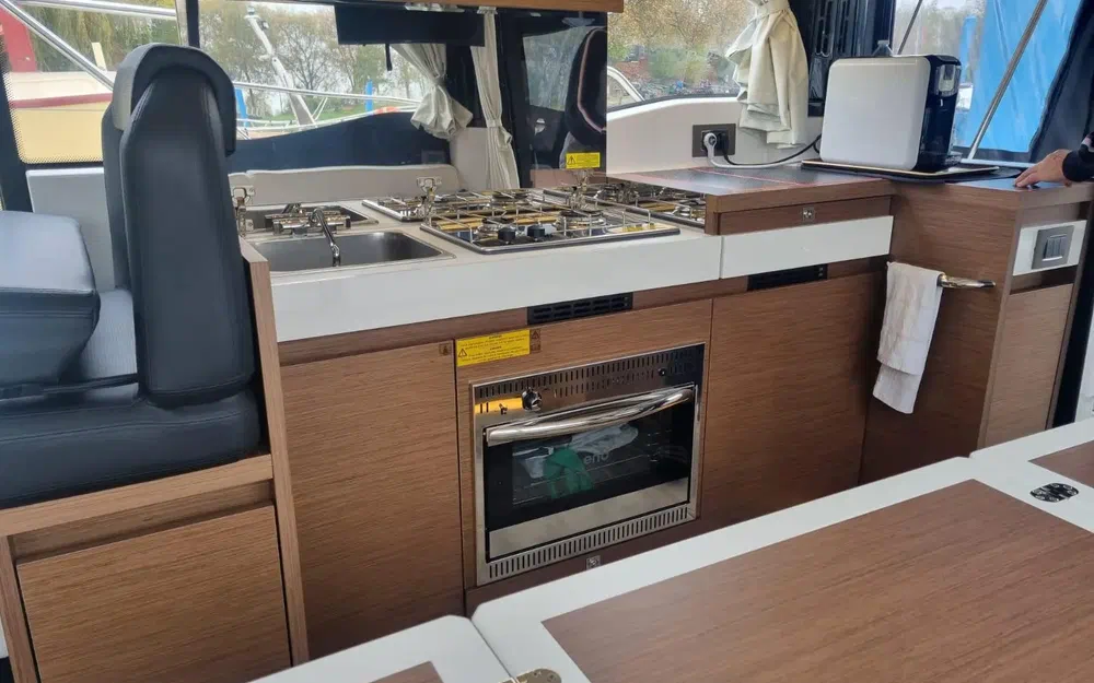 slider 15 Jeanneau NC 37