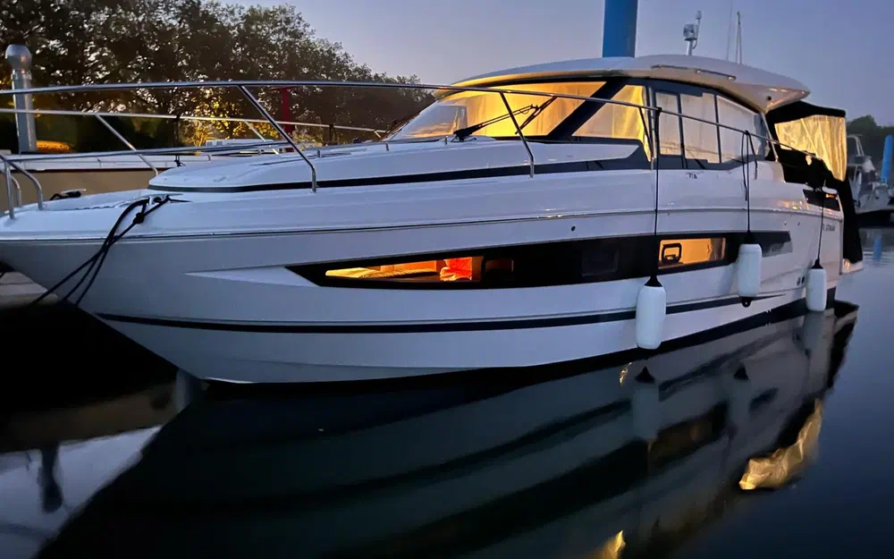 slider 1 Jeanneau NC 37