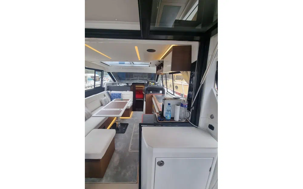 slider 19 Jeanneau NC 37