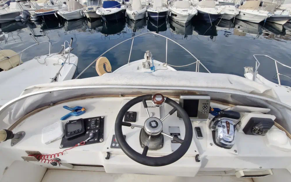 slider 10 Bertram 25