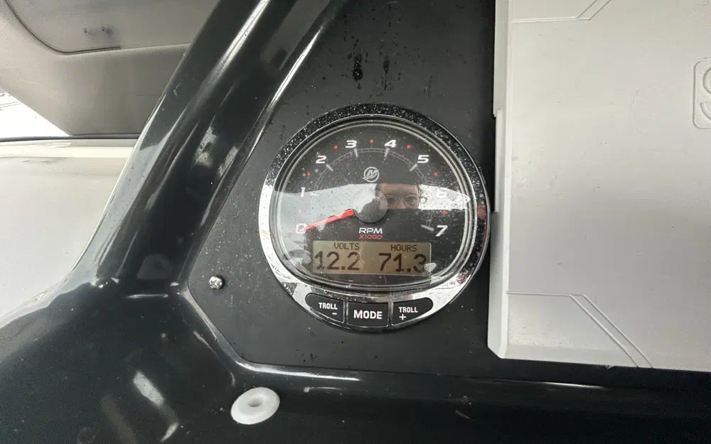 slider 8 Quicksilver Activ 755 Sundeck