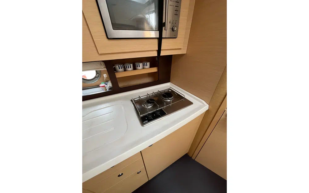 slider 11 Beneteau Monte Carlo 37 Open