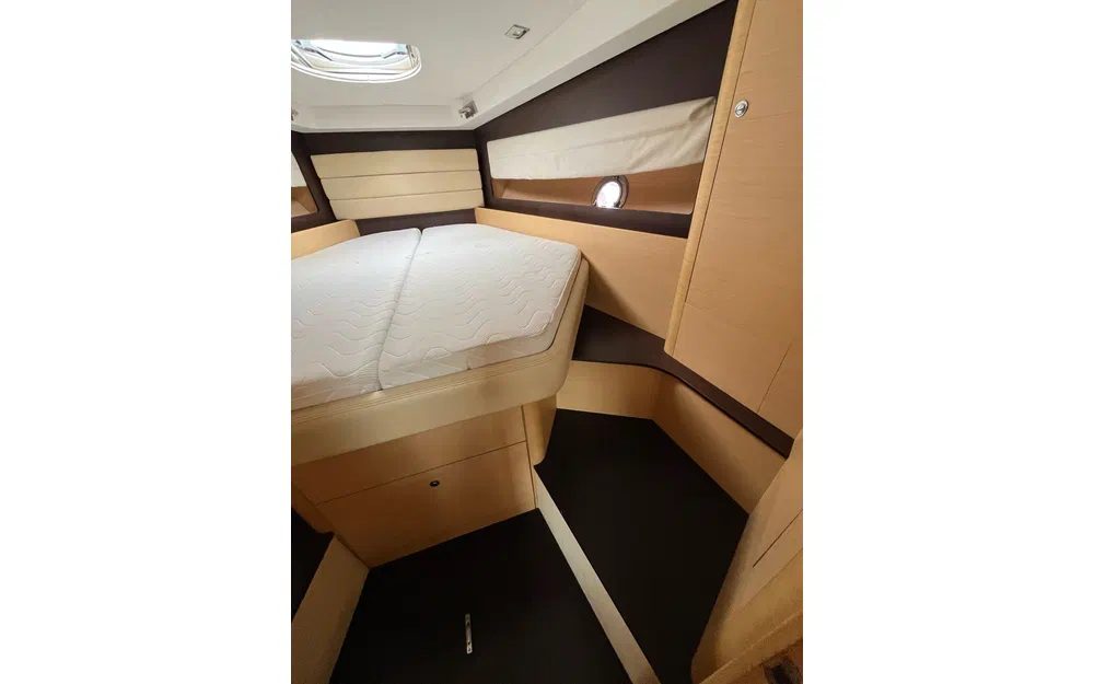 slider 13 Beneteau Monte Carlo 37 Open