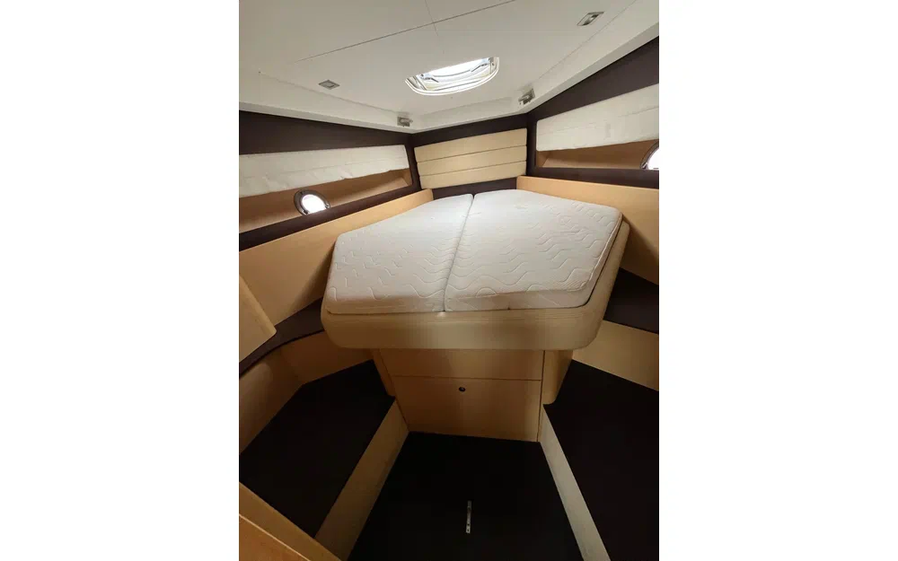 slider 12 Beneteau Monte Carlo 37 Open