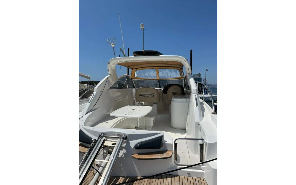 slider 5 Beneteau Monte Carlo 37 Open