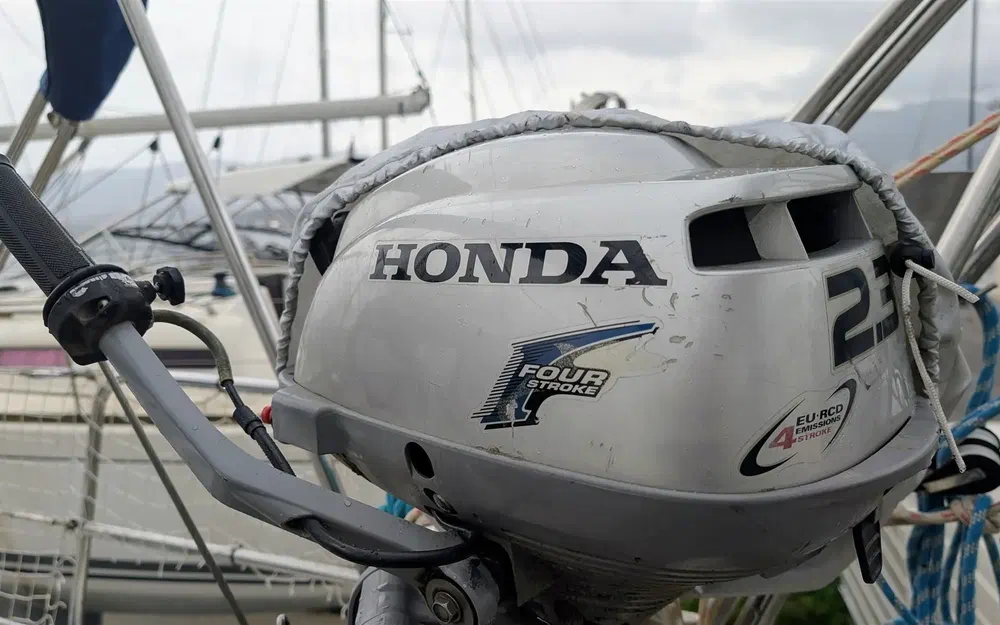 slider 10 Dufour 385