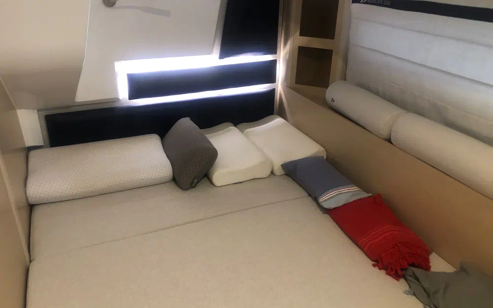 slider 13 Delphia 12 Fly