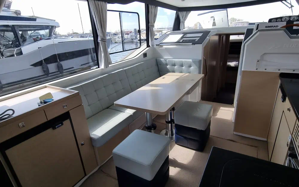 slider 19 Delphia 12 Fly