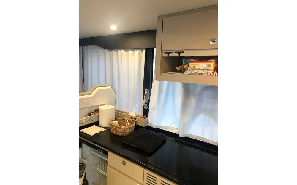 slider 10 Delphia 12 Fly