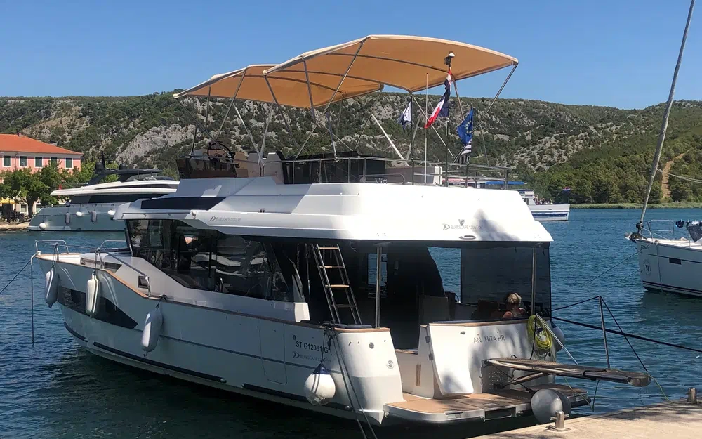 slider 0 Delphia 12 Fly