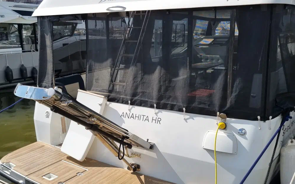 slider 3 Delphia 12 Fly