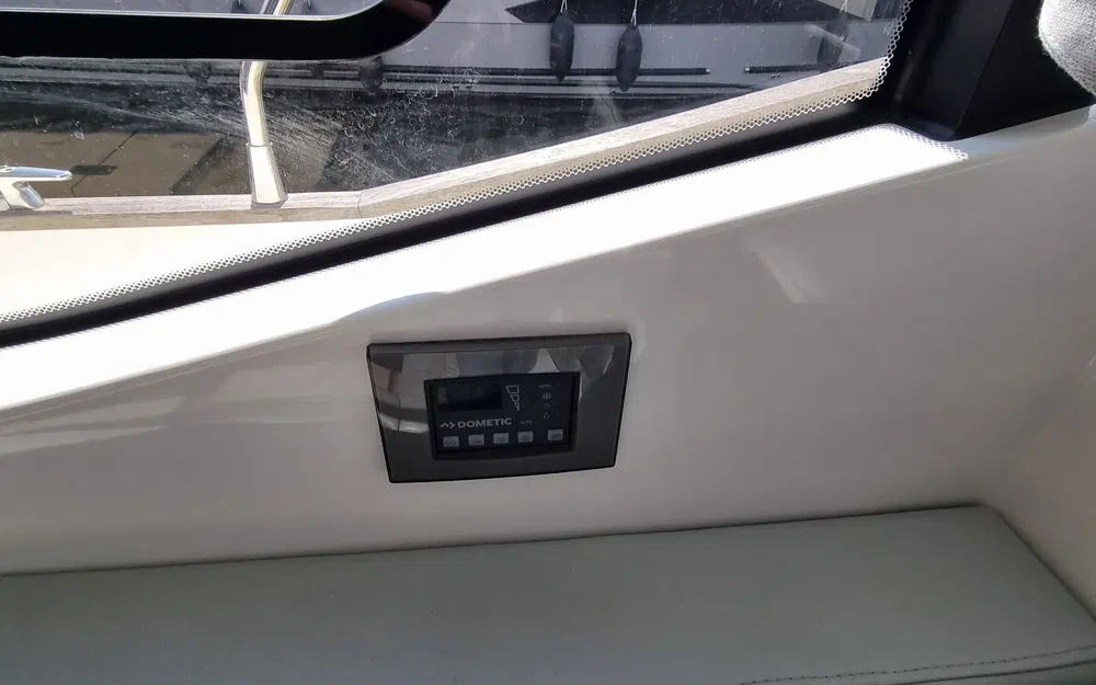 slider 35 Delphia 12 Fly