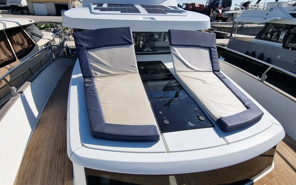 slider 6 Delphia 12 Fly