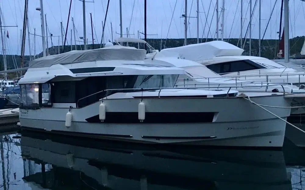 slider 3 Delphia 12 Fly