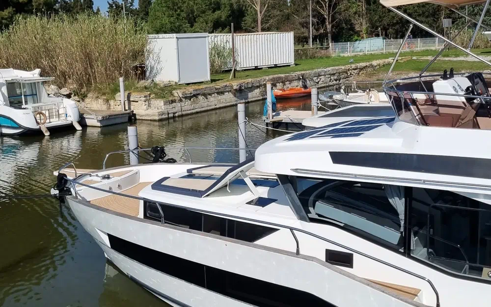 slider 2 Delphia 12 Fly