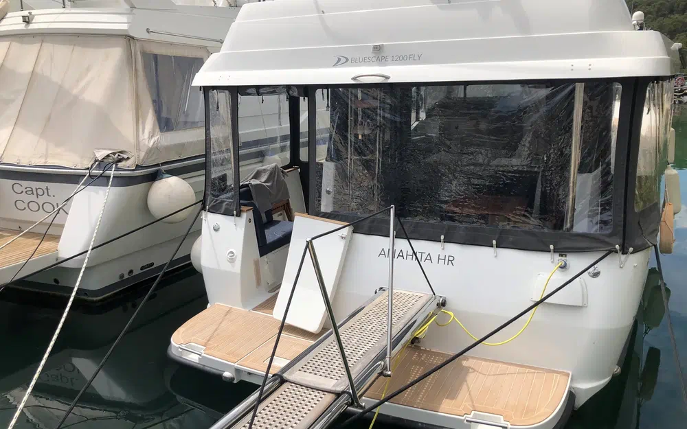 slider 1 Delphia 12 Fly