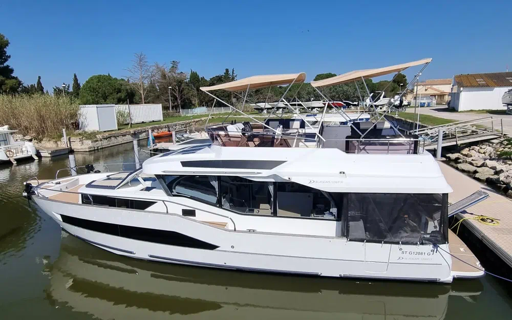 slider 1 Delphia 12 Fly