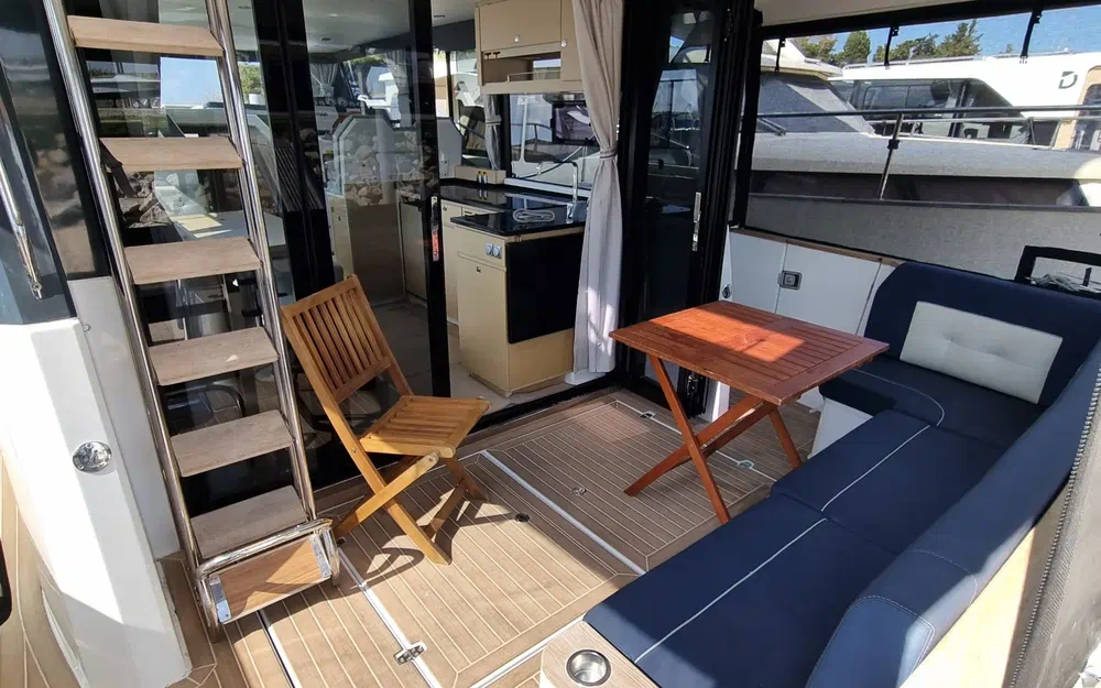 slider 5 Delphia 12 Fly