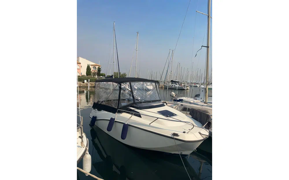 slider 0 Quicksilver Activ 555 Cabin