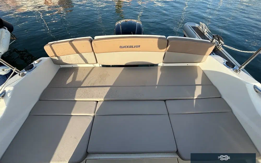 slider 17 Quicksilver Activ 555 Cabin