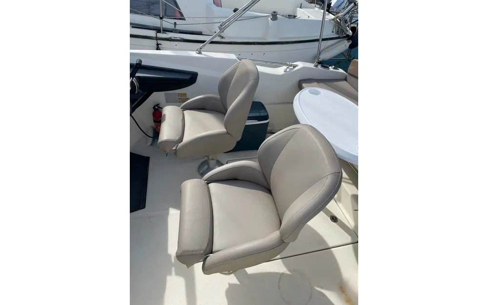 slider 2 Quicksilver Activ 555 Cabin