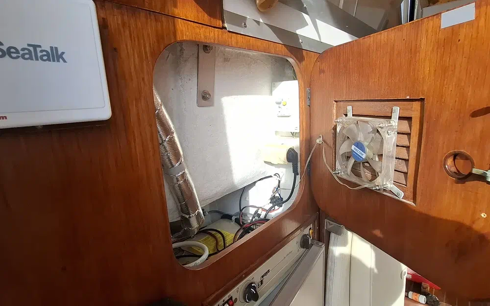 slider 9 Beneteau Antares 860