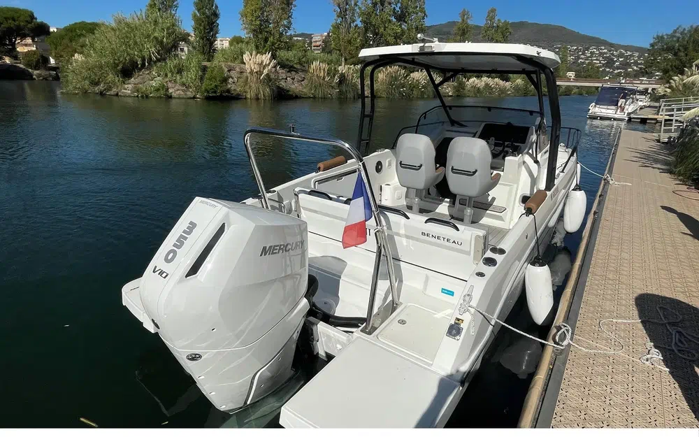 slider 2 Beneteau Flyer 8 SUNdeck V2