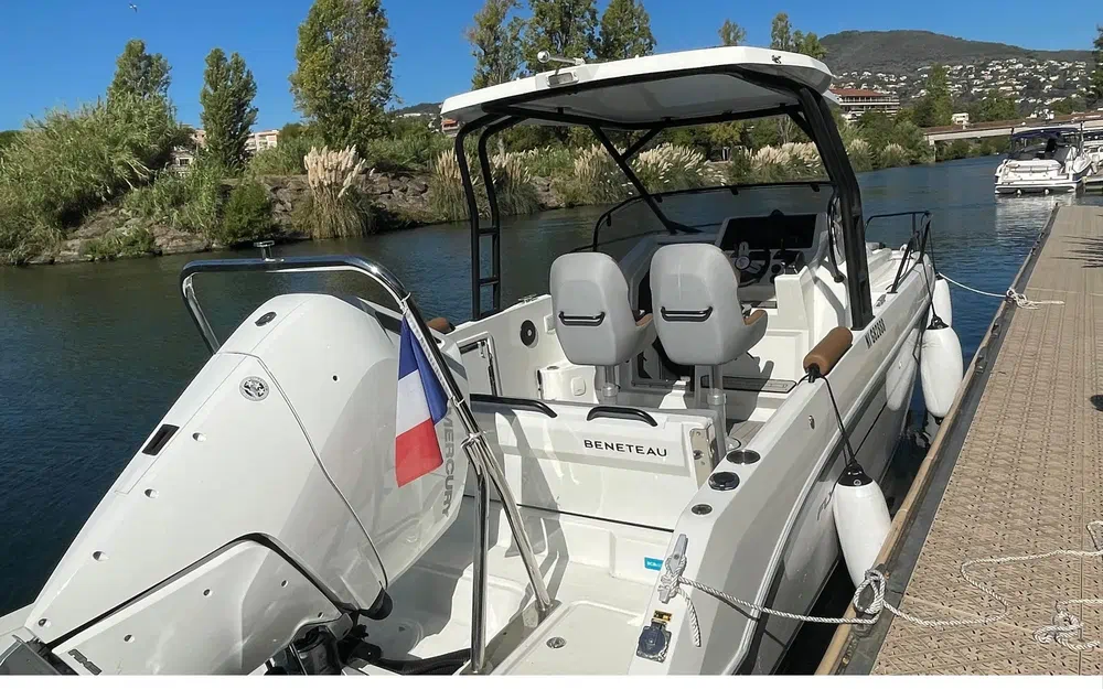 slider 3 Beneteau Flyer 8 SUNdeck V2