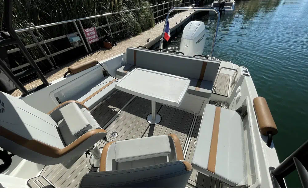 slider 4 Beneteau Flyer 8 SUNdeck V2