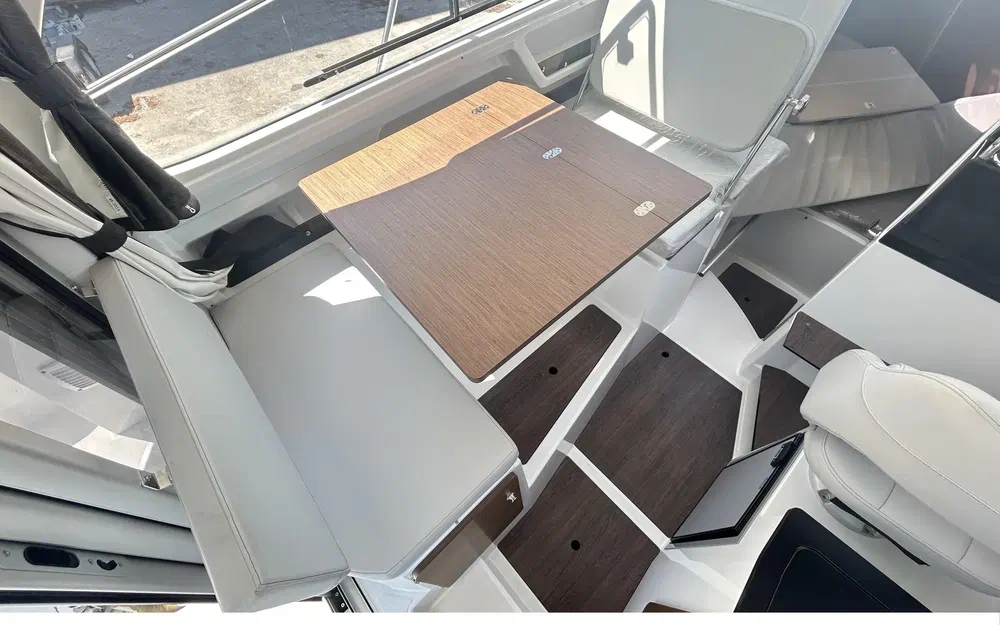 slider 11 Beneteau Antares 8
