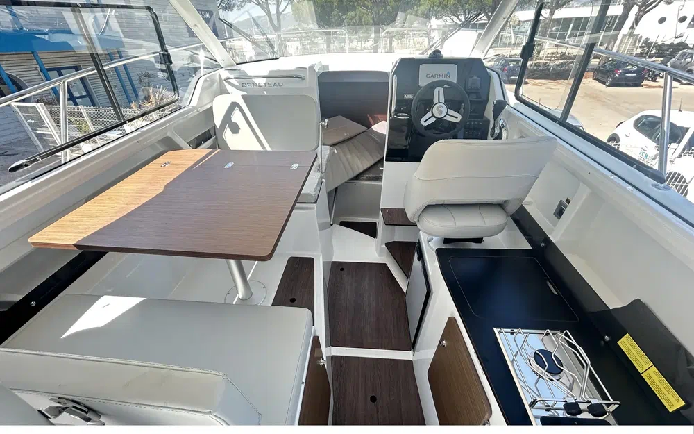 slider 13 Beneteau Antares 8