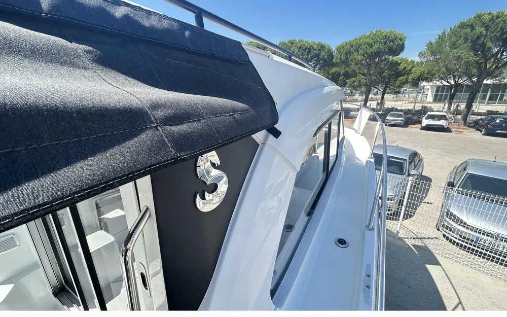 slider 16 Beneteau Antares 8