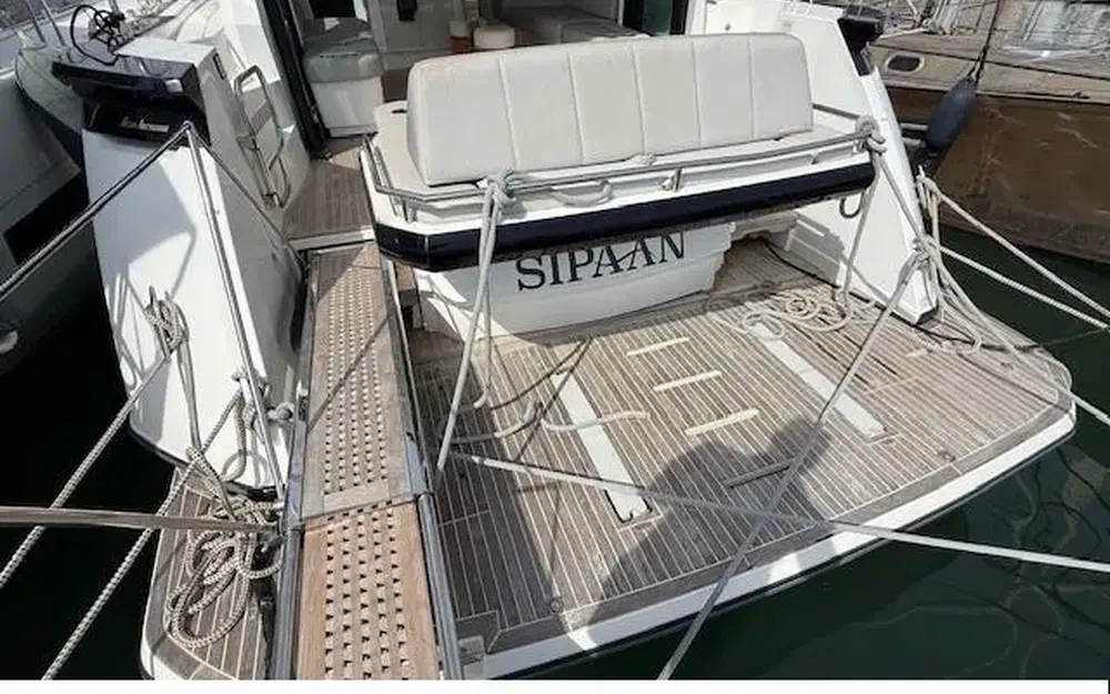 slider 3 Beneteau Gran Turismo 46