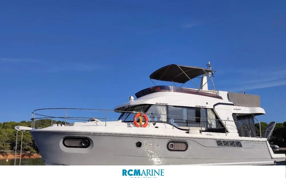 slider 0 Beneteau Swift Trawler 41 Fly