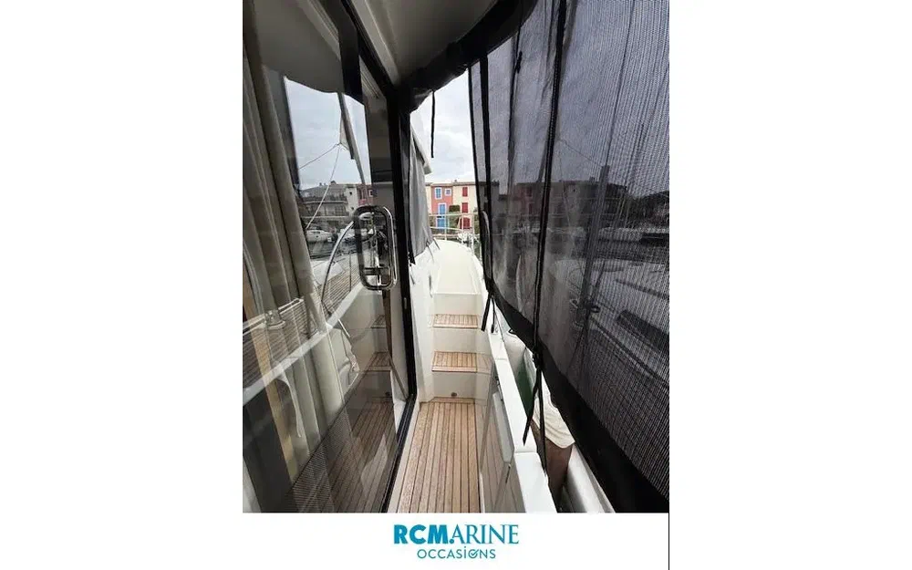 slider 10 Beneteau Swift Trawler 41 Fly