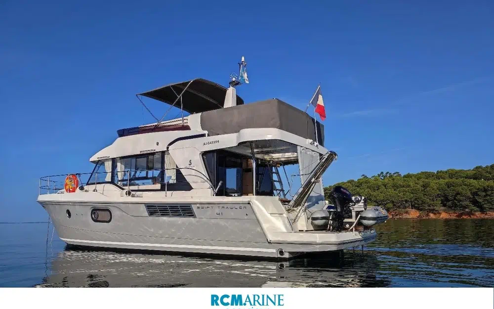 slider 1 Beneteau Swift Trawler 41 Fly