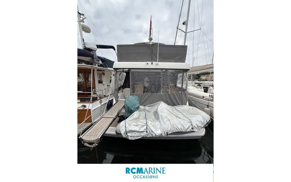 slider 6 Beneteau Swift Trawler 41 Fly