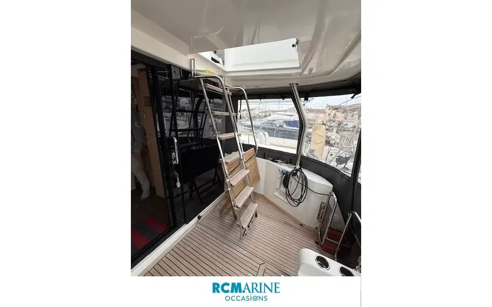 slider 8 Beneteau Swift Trawler 41 Fly