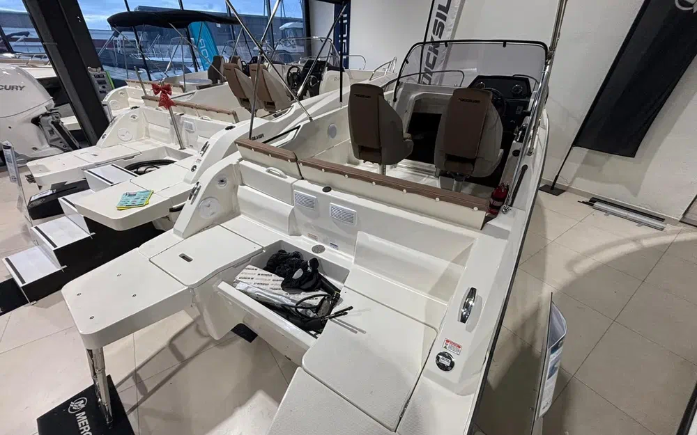 slider 1 Quicksilver Activ 605 Sundeck